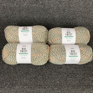 Lot Of 4 Big Twist Jellybean Root Beer Float Yarn 218.7 Yds 3.5oz Each